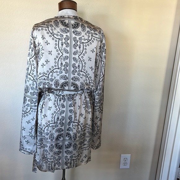 NWT Missguided Cream Silky Printed Kimono Sleeve Shift Dress 10 - Picture 4 of 9